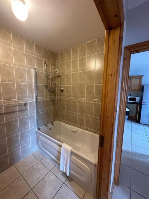 Snug Apartment Centrally Located Голвей Екстер'єр фото